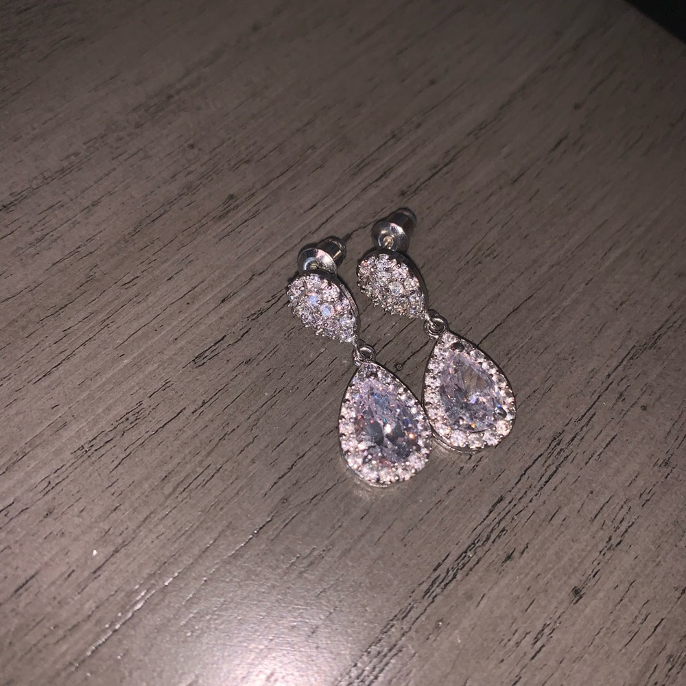 Elegant Tear Drop Earrings